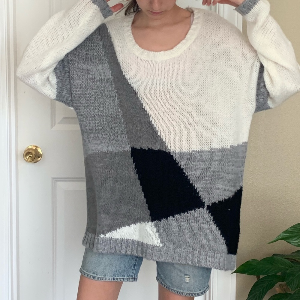 Cozy White and grey Vince Camuto XL sweater